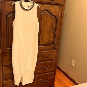 Long Jennifer Lopez sleeveless beaded off-white dress size 6
